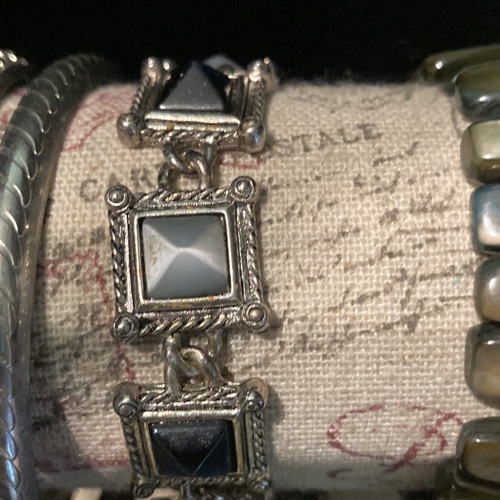 Premier Bracelet - Picture 4 of 7